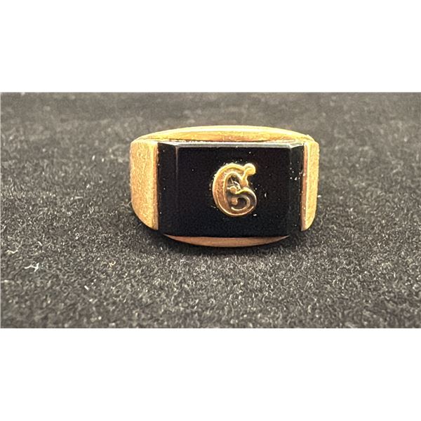 APPROX 10K MENS SIGNET RINGS SET WITH ONYX (14.5X10, 7.1G)