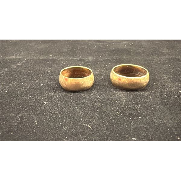 TWO APPROX 10K WEDDING RINGS (12.2G)