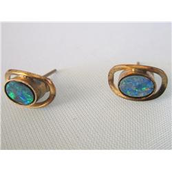 14kt Gold Earrings W/Opal