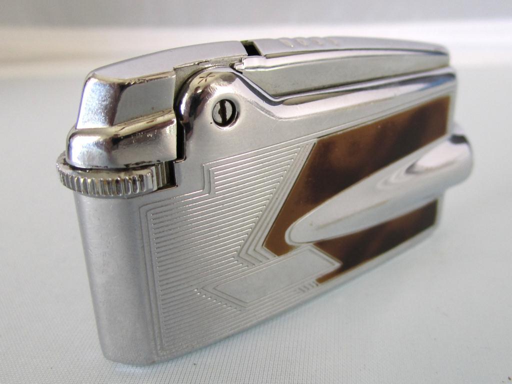 Vintage Ronson Varaflame Premier Lighter