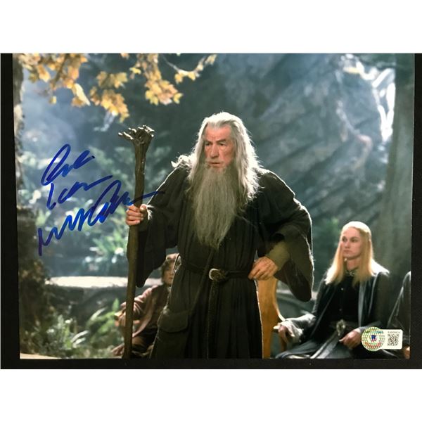 IAN MCKELLEN SIGNED LORD OF THE RINGS 8X10 - BECKETT COA