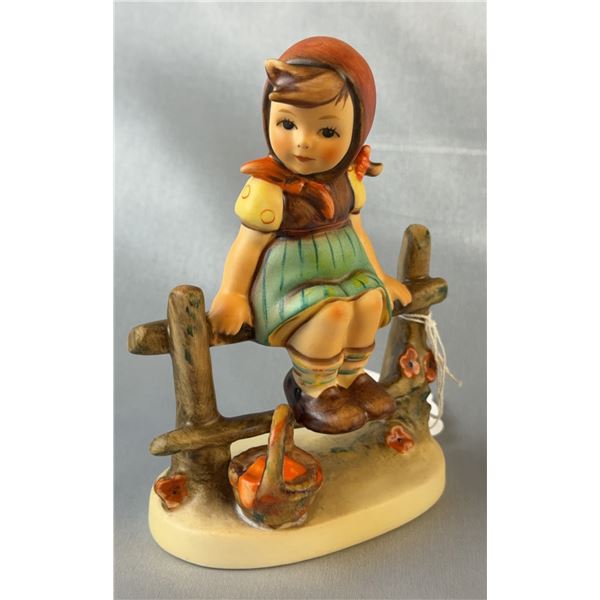 M.J. Hummel Just Resting #112/1 TMK5 Goebel Figurine W.Germany