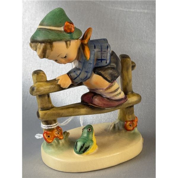 Hummel Goebel Figurine Retreat To Safety #201 TMK 4 West Germany 5"