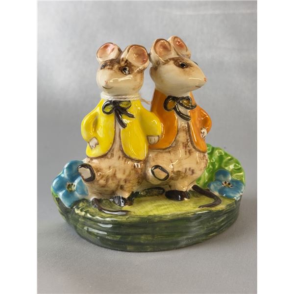 Beswick England 2527 Kitty MacBride "A Double Act" Figurine 4.5 Inches