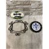Image 1 : Lot Of 2 Decorative Wall Plaques