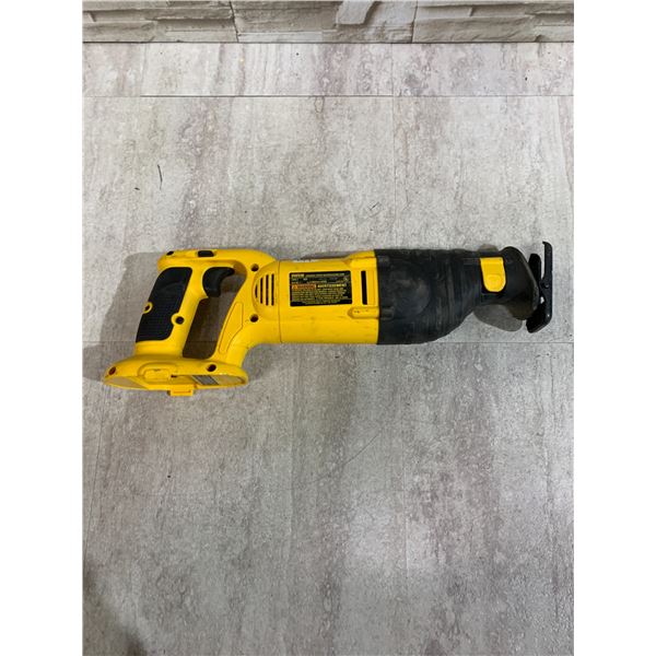 DeWalt DWC411 18V Cordless 4 -1/2in Cut Off Grinder