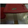 Image 1 : 4 RUBBERMAID TOTES