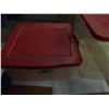 Image 2 : 4 RUBBERMAID TOTES