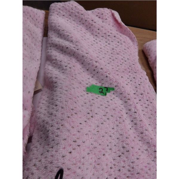 UNCLAIMED STORAGE:  4 BLANKETS