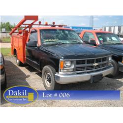 2000 CHEVROLET C2500 REG CAB, 