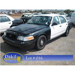 2004 FORD CROWNVIC POLICE B&W, 