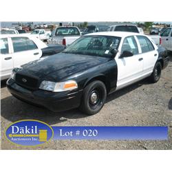 2001 FORD CROWNVIC POLICE B&W, 