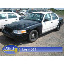 2001 FORD CROWNVIC POLICE B&W, 