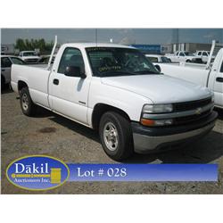 2001 CHEVROLET C1500 REG CAB, 
