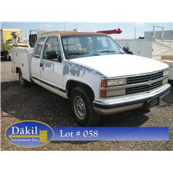 1991 CHEVROLET C2500 EXT CAB, 