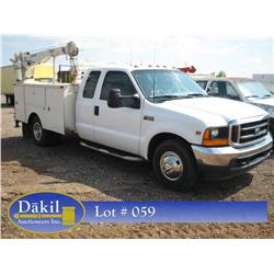2001 FORD F350 XL SUPER DUTY, 4 DR, EXT CAB, 