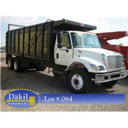 2002 INTERNATIONAL 7400 DT466 DUMP TRUCK, 