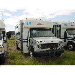 2002 FORD/GOSHEN E450 