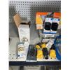 Image 3 : Eaton Electrical Outlets Plugs Leviton