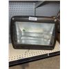 Image 2 : Outdoor Wall Mount Metal Halide Light Fixture