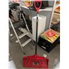 Image 2 : Garant Snow Pusher Shovel Red Poly Blade
