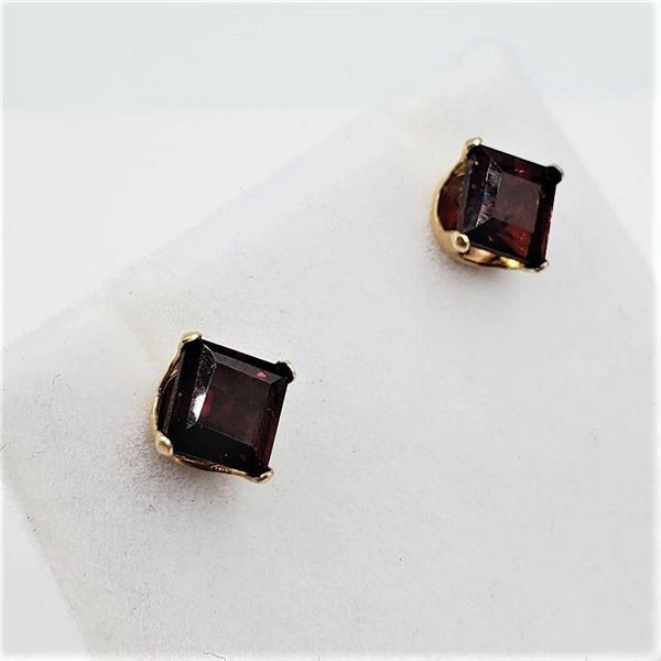 14KT Yellow Gold Natural Garnet Earrings, Retail $500.00. Garnet is the birthstone for January.