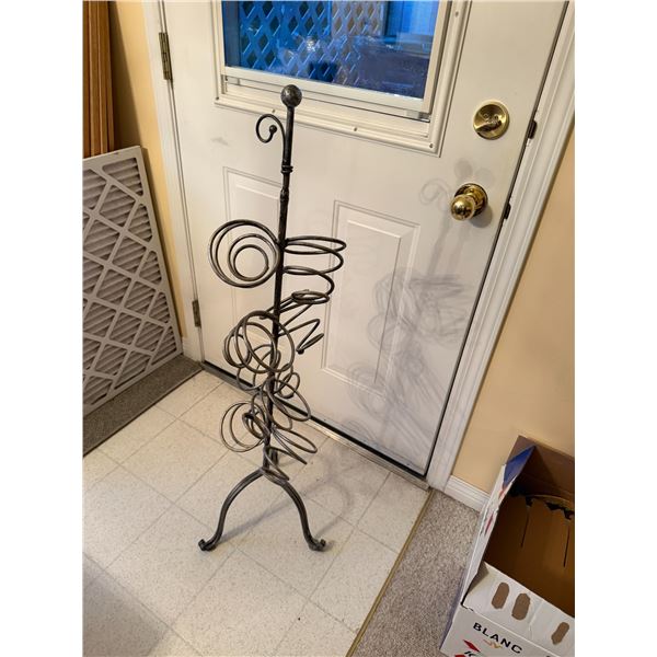 Wine bottle holder
