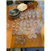 Image 3 : Crystal, serving bowls, etc.