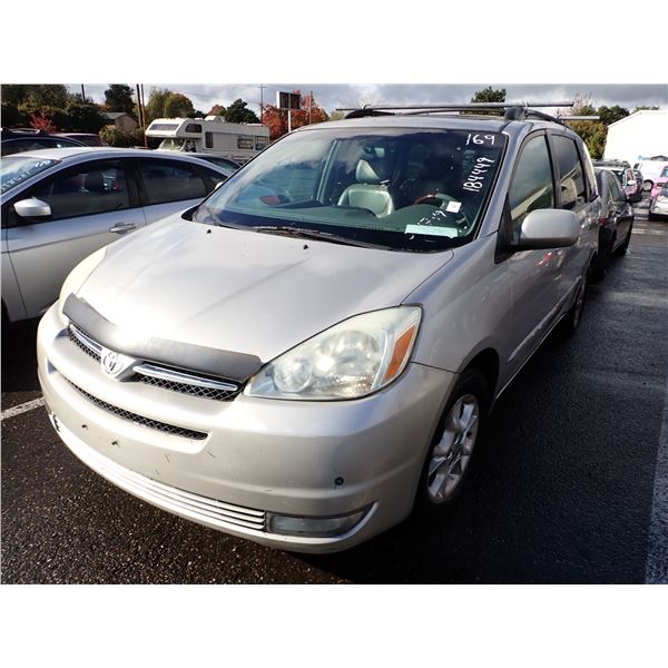 2004 Toyota Sienna
