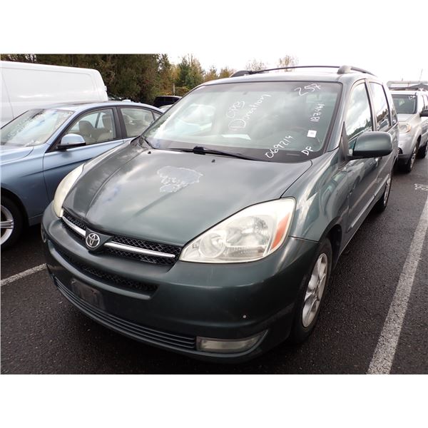 2004 Toyota Sienna
