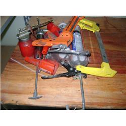 LOT OF SILICONE AND GUNS