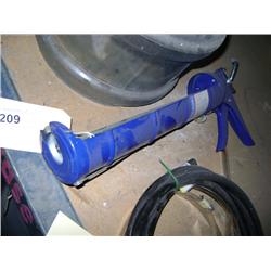 CAULKING GUN