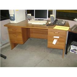 OAK GRAIN WOODEN OFFICE DESK