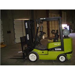 CLARK CGC30 6000# LP FORKLIFT