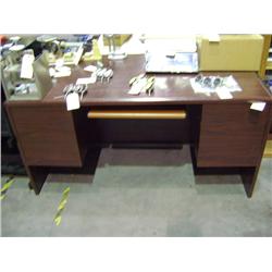 RED MAHOGANY WOODEN OFFICE DESK