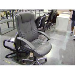 GREY UPHOLSTERED OFFICE CHAIR
