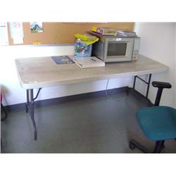 6' POLY FOLDING TABLE