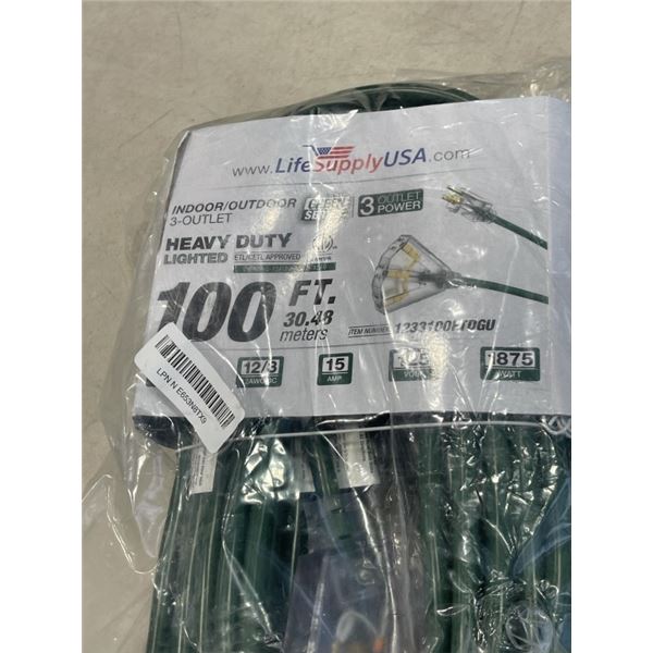 HEAVY DUTY 100 FT LIGHTED INDOOR / OUTDOOR 3-WIRE GROUNDED GREEN 3 OUTLET EXTENSION CORD. 12AWG/3C