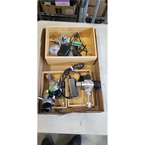 TRAY OF CO2 REGULATORS