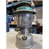 Image 3 : COLEMAN OIL LAMP