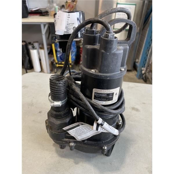 EVERBILT SUBMERSIBLE SUMP PUMP. 115V, 3/4 HP