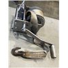 Image 1 : MANUAL TRAILER/BOAT WINCH