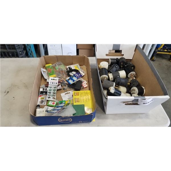 TRAY OF ELECTRICAL CONNECTORS AND ASSORTED BATTERIES