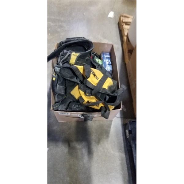 BOX OF TOOLS INCLUDING DEWALT CONTRACTORS TOOLBELT, HUSKY TOOLBAG WITH CONTENTS, DEWALT TOOLBAG WITH