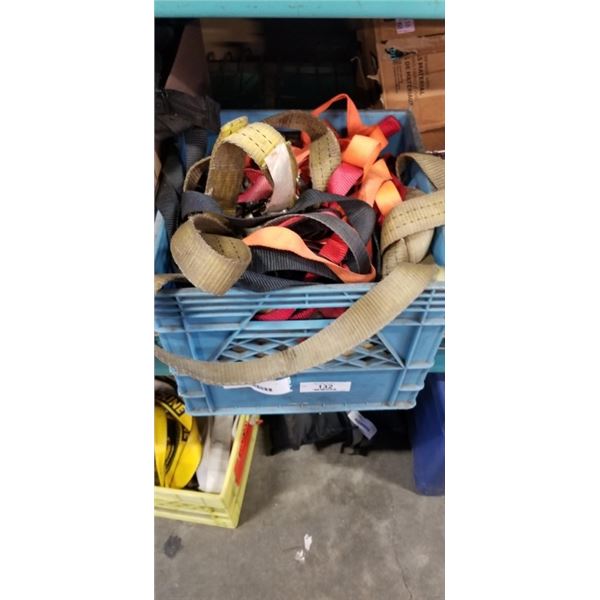 TOTE OF RATCHET STRAPS