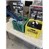 Image 1 : TOTE OF BACK SUPPORTS BELTS AND TOTE OF HATS