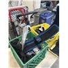 Image 6 : TOTE OF BACK SUPPORTS BELTS AND TOTE OF HATS