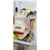Image 2 : TOTE OF WORKGLOVES