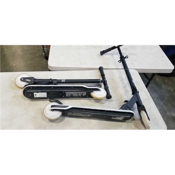 TWO SUPERNOVA SL LIGHT UP SCOOTERS