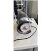 Image 3 : 6" TABLE GRINDER. WORKING